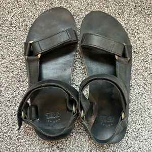 Teva Universal Leather Sandal
